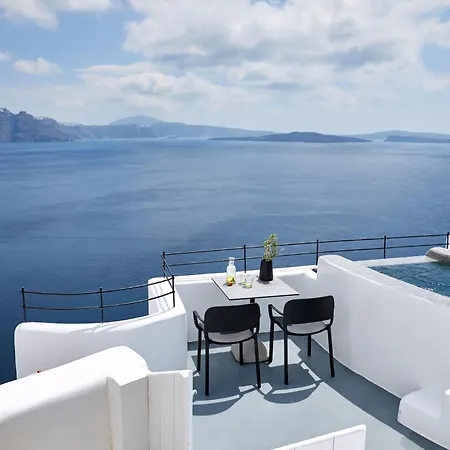Deluxe 1 Bedroom Cave Outdoor Hot Tub Santorini Villa