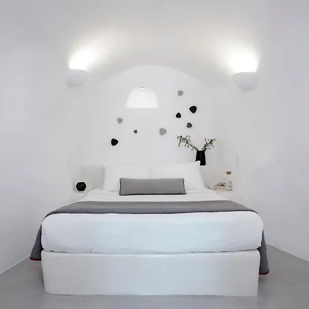 Villa Deluxe 1 Bedroom Cave Outdoor Hot Tub Santorini *