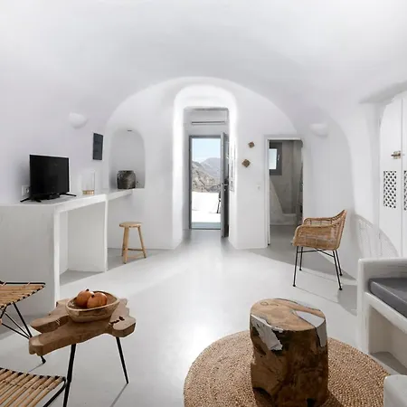 Villa Deluxe 1 Bedroom Cave Outdoor Hot Tub Santorini *