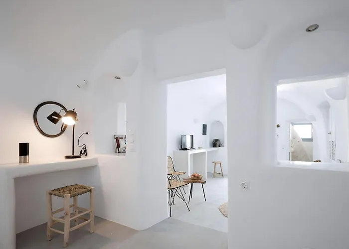 Villa Deluxe 1 Bedroom Cave Outdoor Hot Tub Santorini